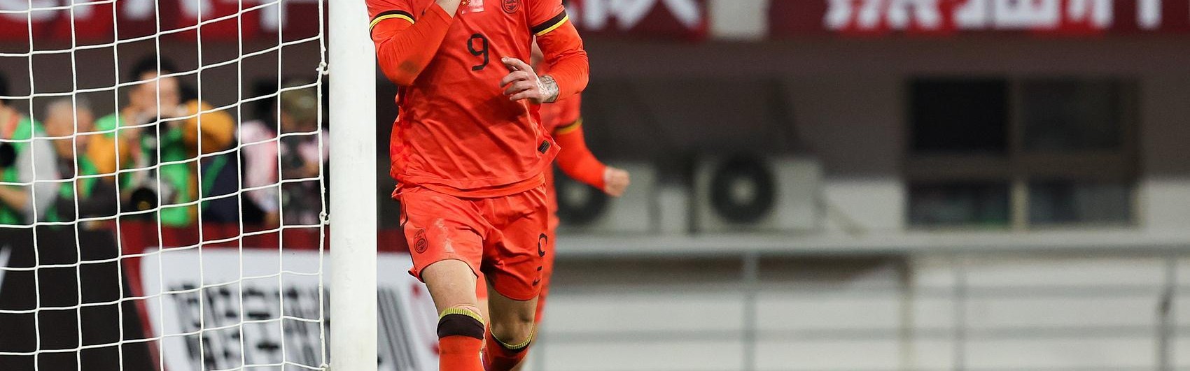 开云体育官网-22岁当红国脚拜合拉木，接近加盟成都蓉城，或产生高价转会费