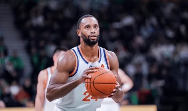 上海弊端凸显！弗格连崩N场攻守无价值，尽快换掉他弥补衔接段！|总决赛|立足点|古德温|季后赛|球员_新浪体育_新浪新闻