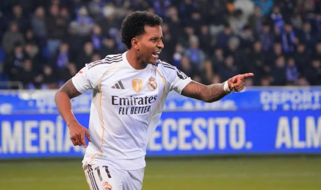 记者：阿拉巴、罗德里戈接受了伤势检查，后者的膝盖伤势严重