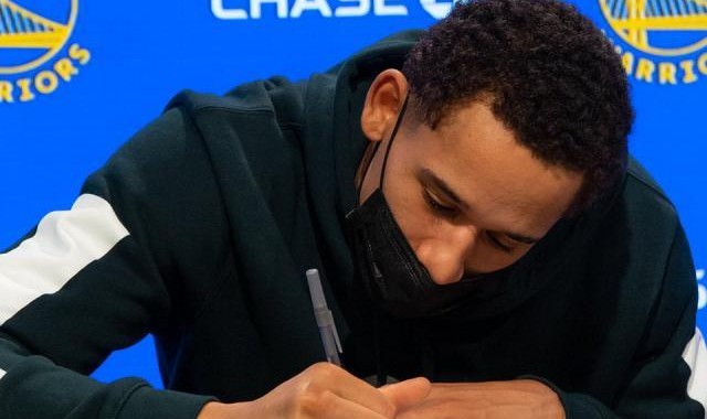 开云体育官网-勇士励志哥收获转正合同 生活终于不再颠沛流离