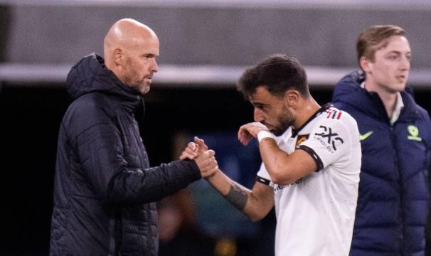 开云体育官网-滕哈赫力挺B费：他仍然是队长，每个人都会犯错