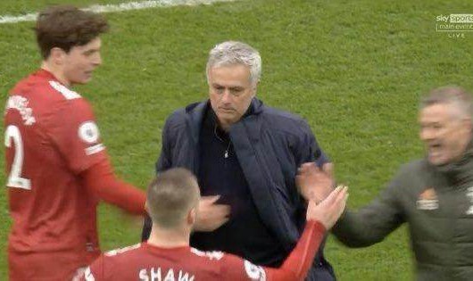 林良锋：曼联快意复仇穆鸟，索尔斯克亚做对三件事