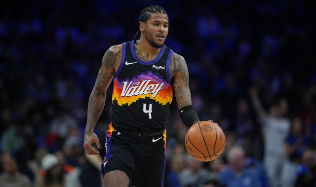 开云体育下载-9中4得11分！狄龙：杰伦·格林挡拆能出球还能自主创造进攻机会