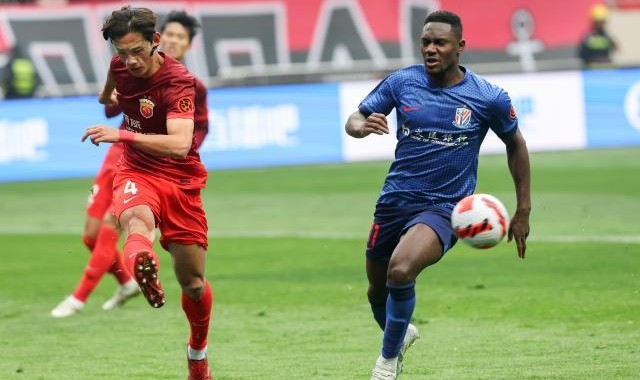 申花疯狂跑动的“双塔”整顿争冠军团